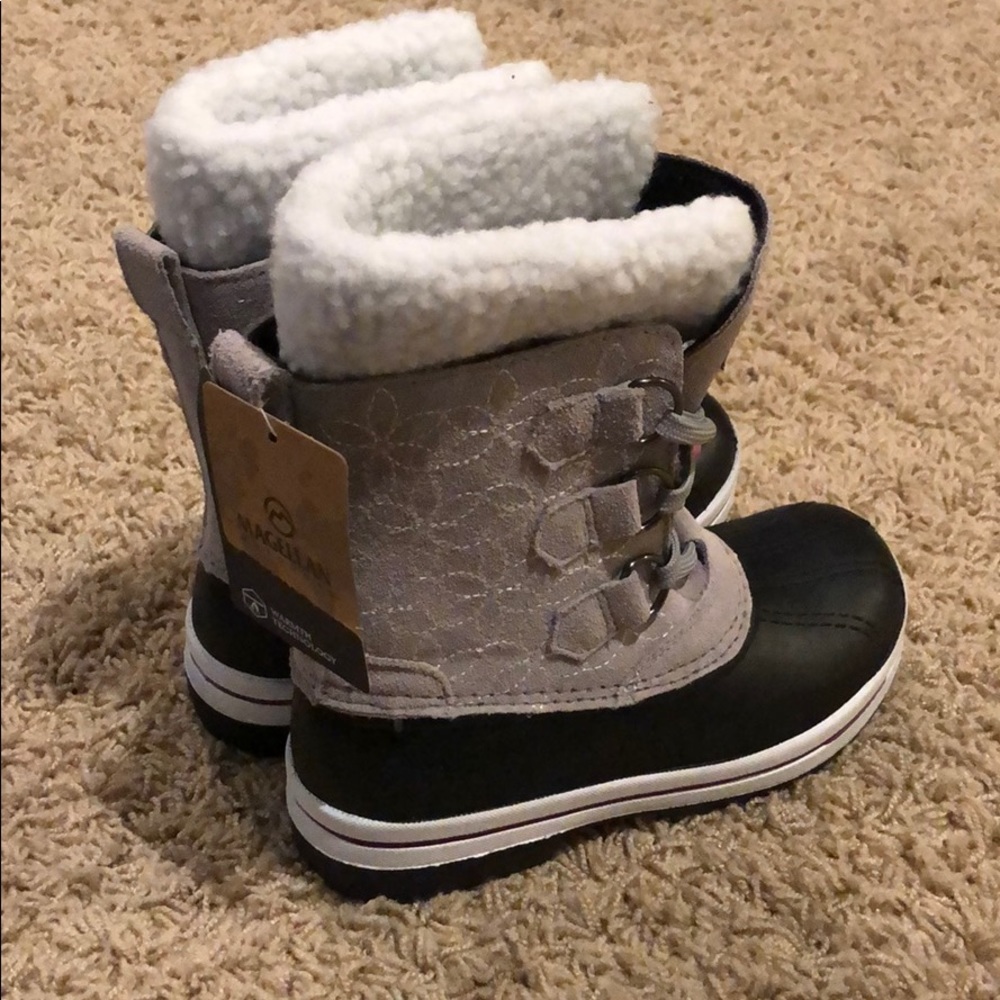 Girls duck boots